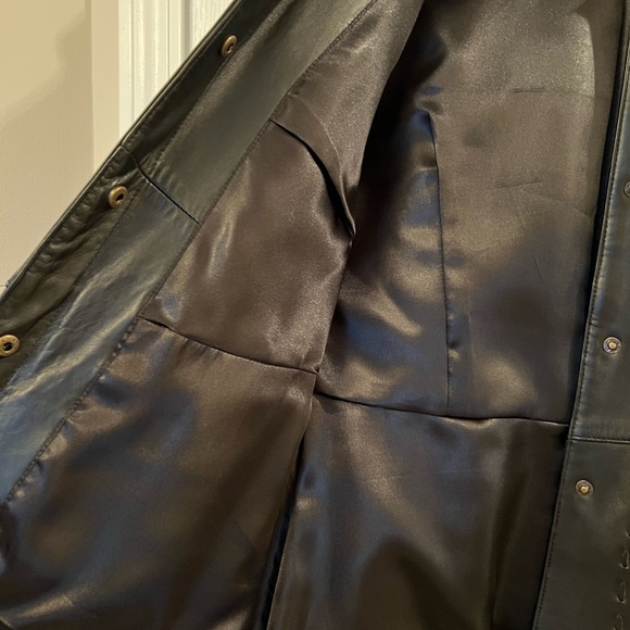 Leather Jacket designed by Sandra Angelozzi Fitted snap buttons - Picture 6 of 6